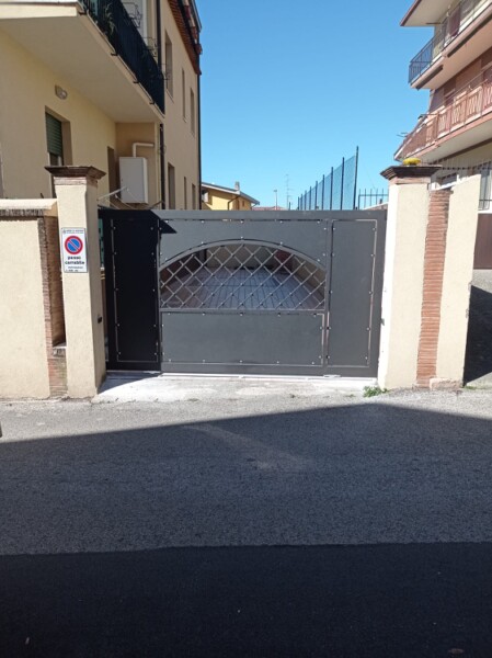 Cancello scorrevole